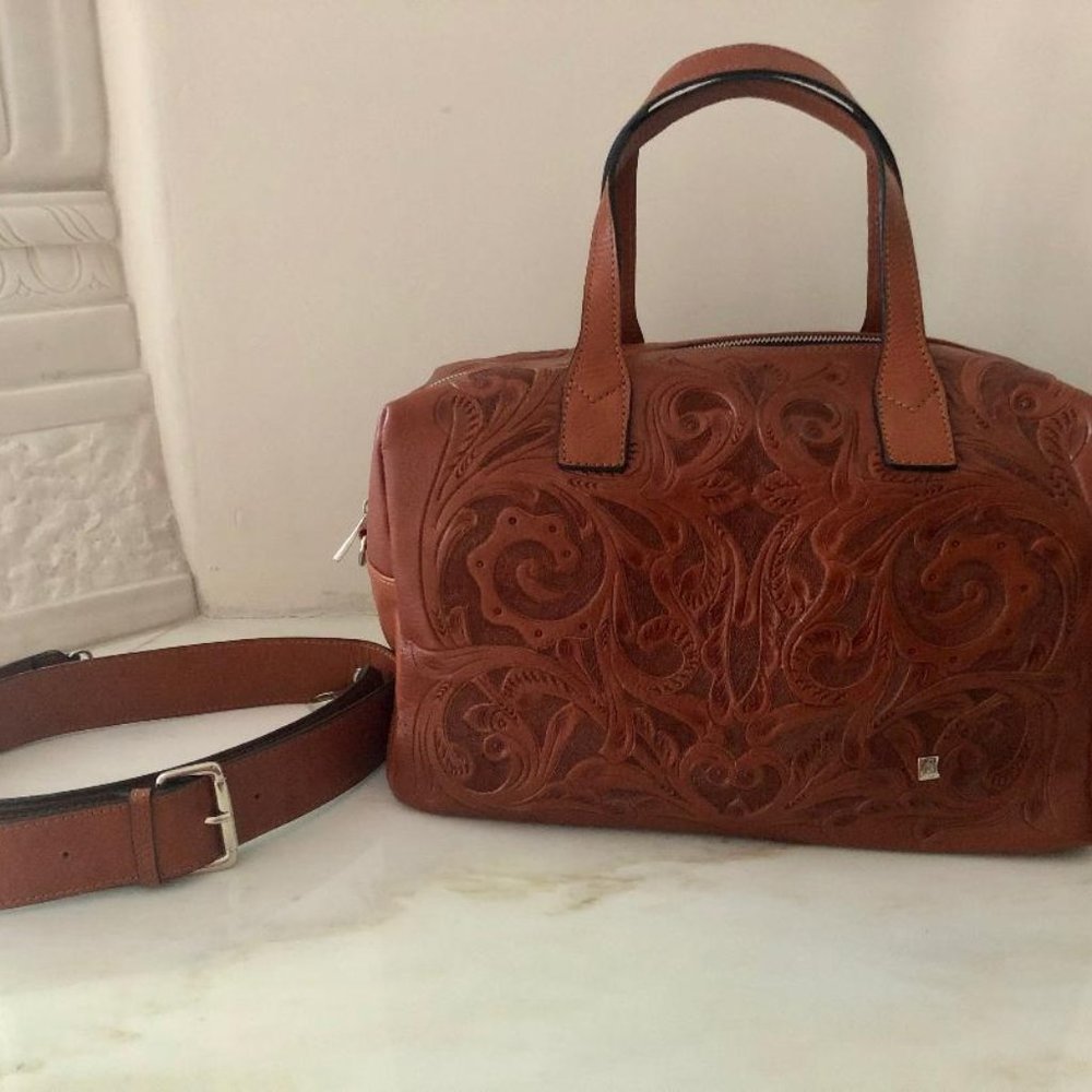 Carolina Crowley Leather Handbag CAREYES Camel